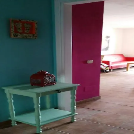 Διαμέρισμα Sleeps 4 Pool Wifi T691558