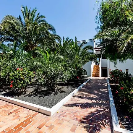 Sleeps 4 Pool Wifi T691558 *