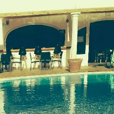 Διαμέρισμα Sleeps 4 Pool Wifi T691558 *