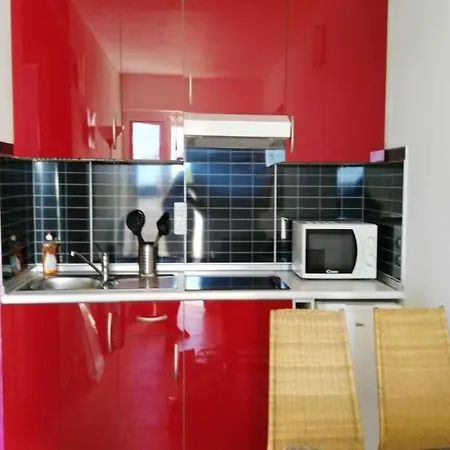 Διαμέρισμα Sleeps 4 Pool Wifi T691558 *