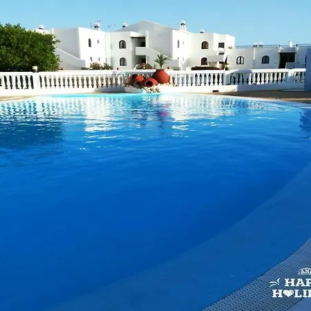 Sleeps 4 Pool Wifi T691558 *